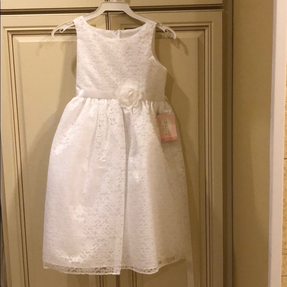 Girl’s white dress